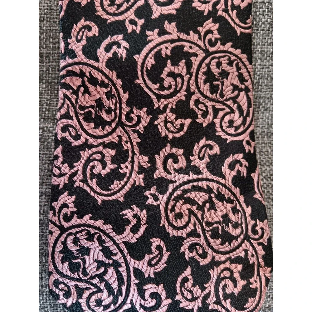 Dress Tie 70s 80s 90s Y2K Mens Black Pink Paisley 4.25 Wide
